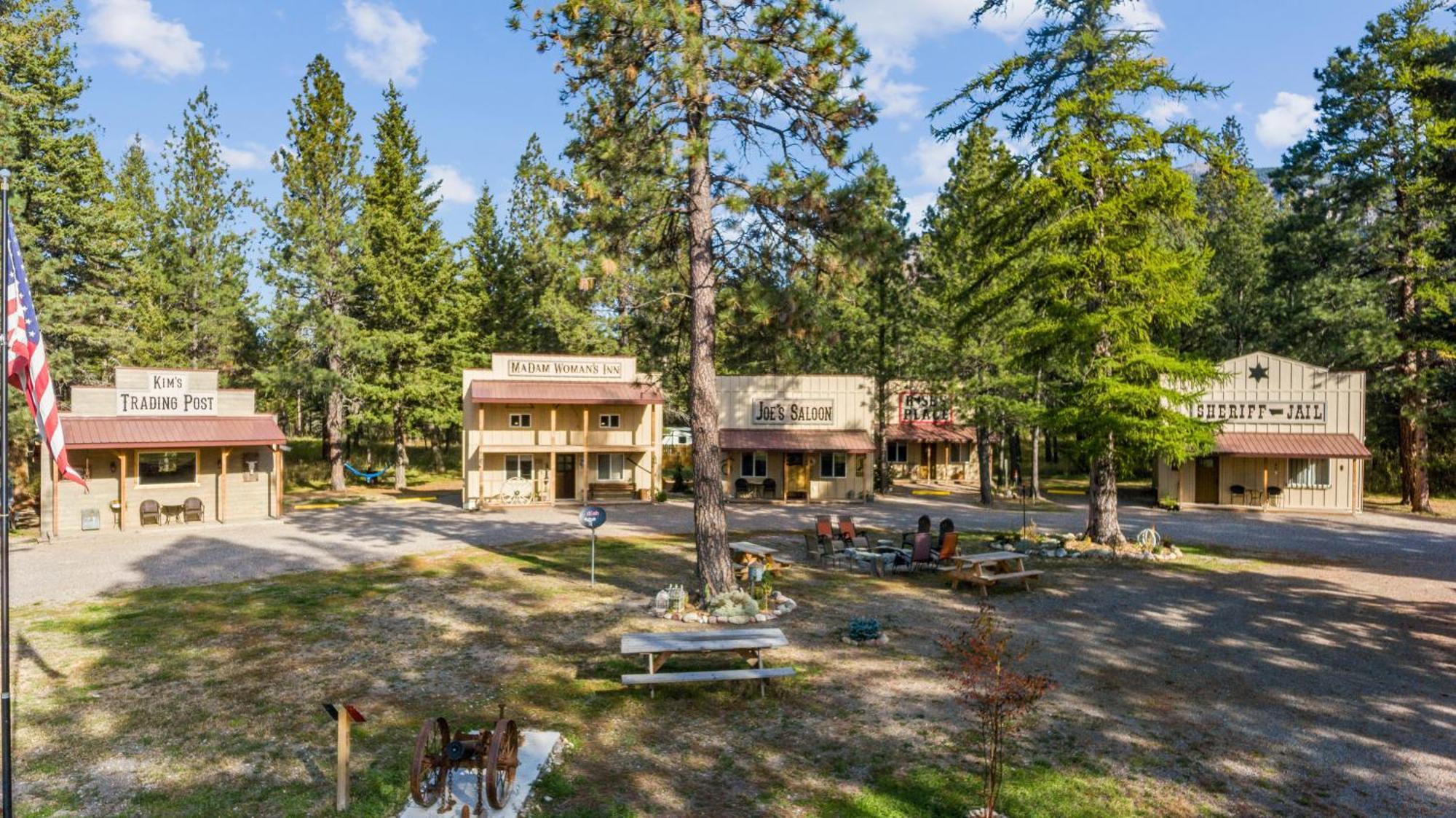 Fort Williamson Glacier Vacation Rentals Columbia Falls Exterior foto