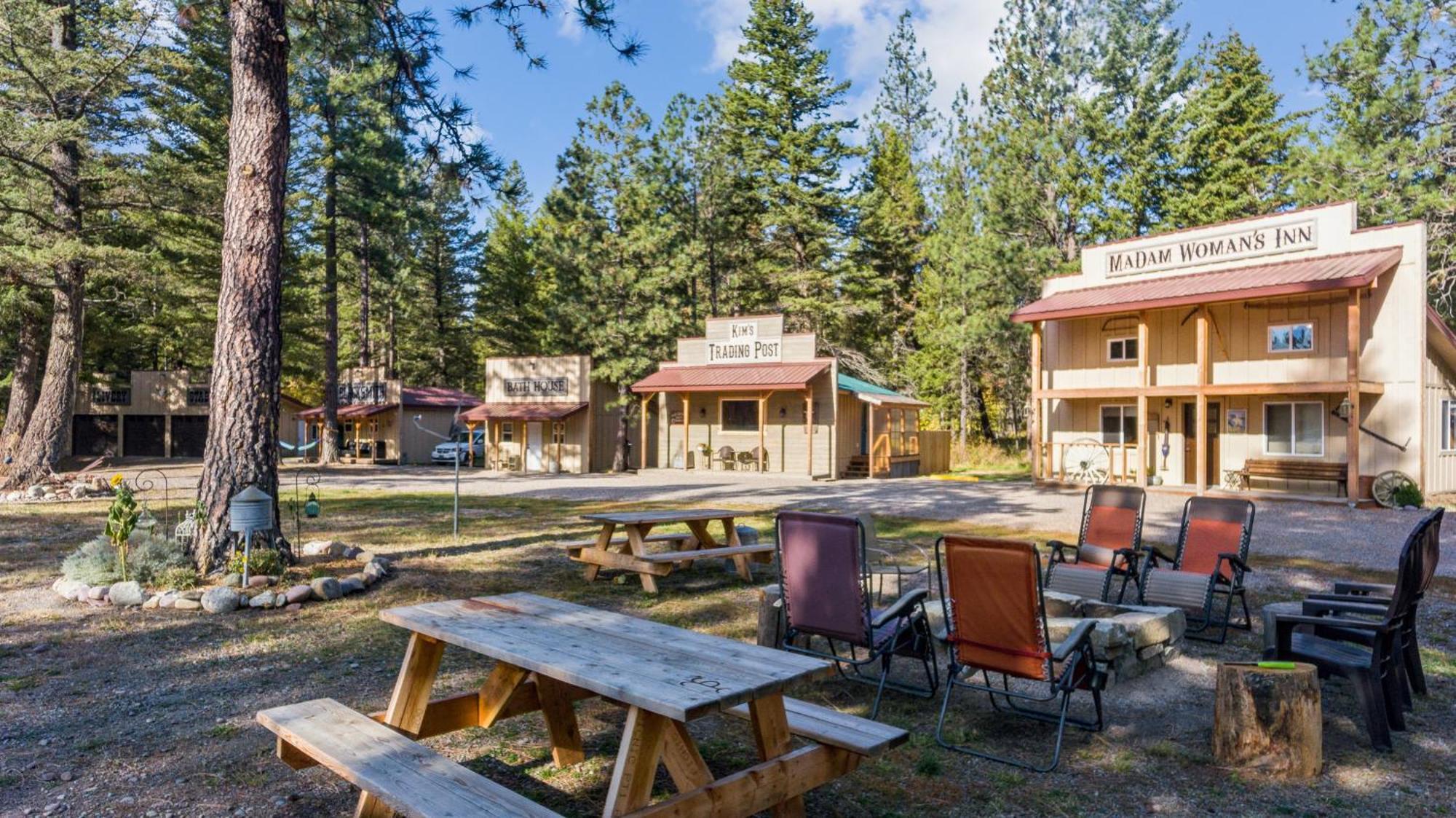 Fort Williamson Glacier Vacation Rentals Columbia Falls Exterior foto